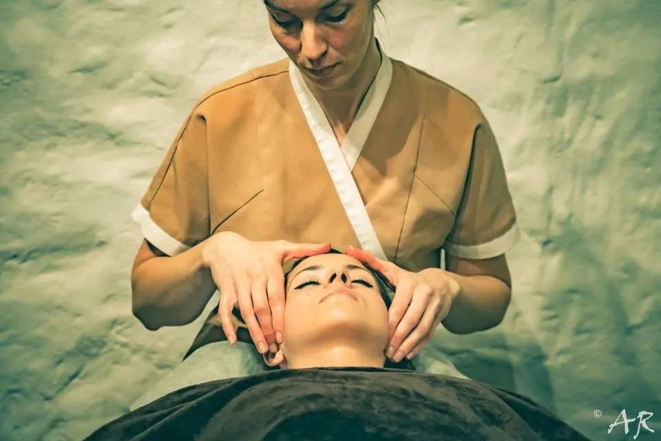 Sejas un galvas masāža AmaneSpa salonā